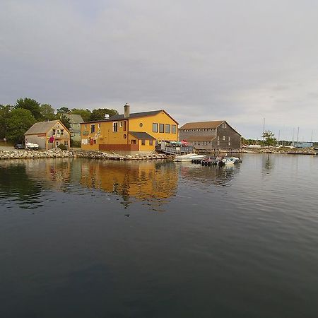 Inner Harbor Inn Shelburne Exteriör bild