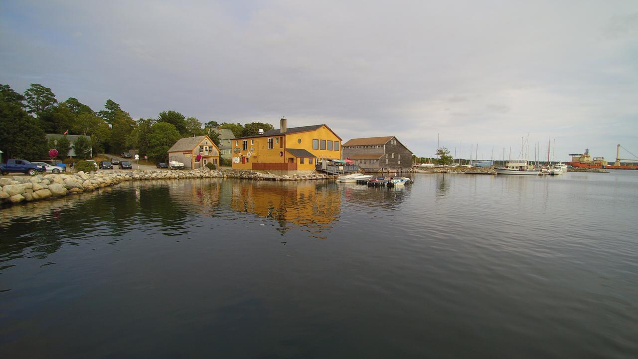 Inner Harbor Inn Shelburne Exteriör bild