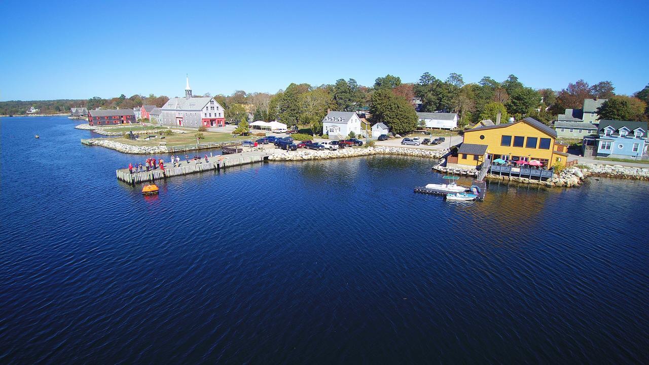 Inner Harbor Inn Shelburne Exteriör bild